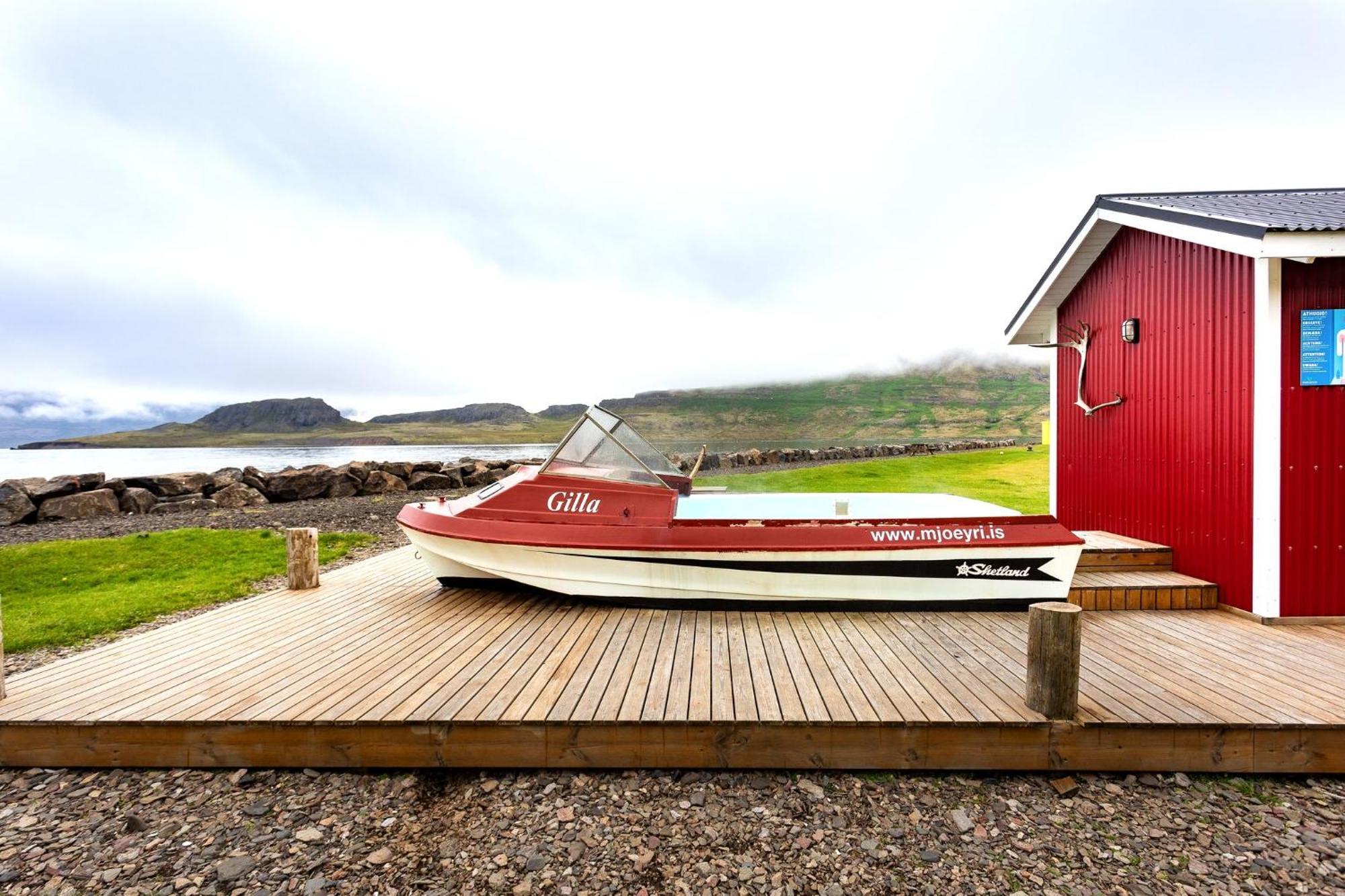 Mjoeyri Travel Holiday Homes Eskifjorthur Exterior photo